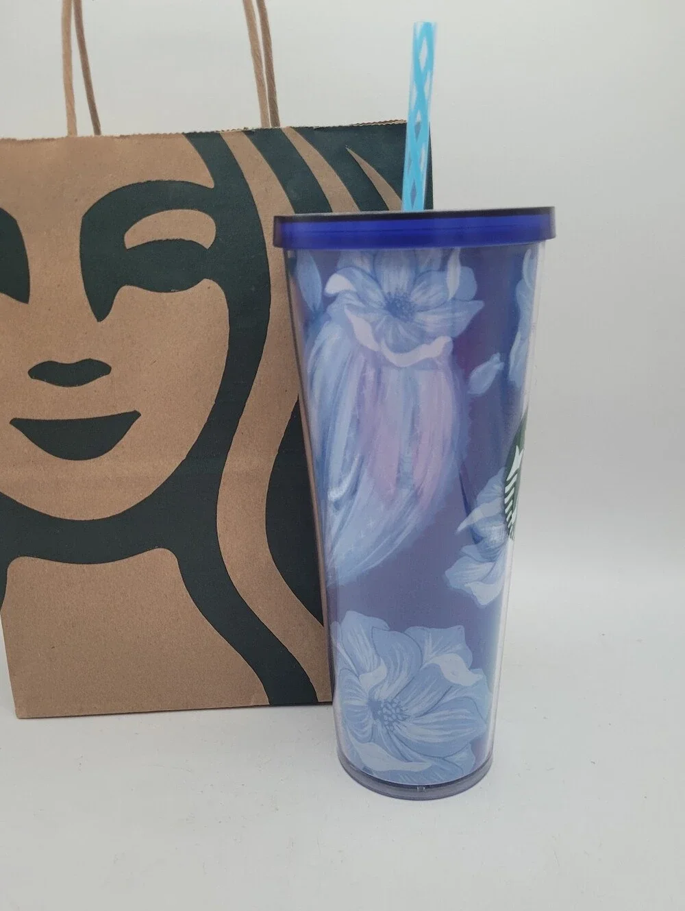 Starbucks Desert Floral Cactus cold cup is a 24 fl oz